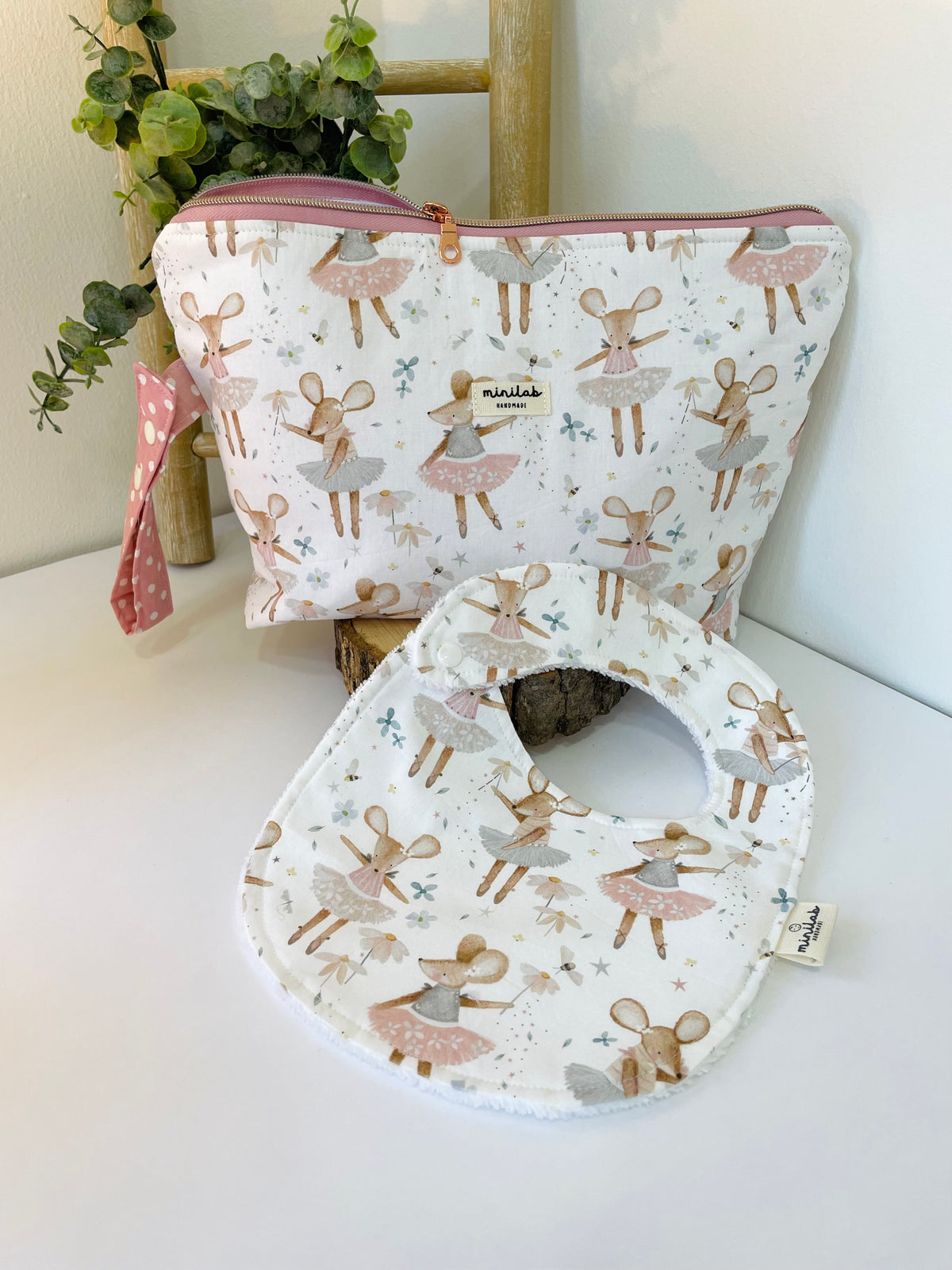 Set nascita- Maxi Pochette e bavaglino 0-18 mesi