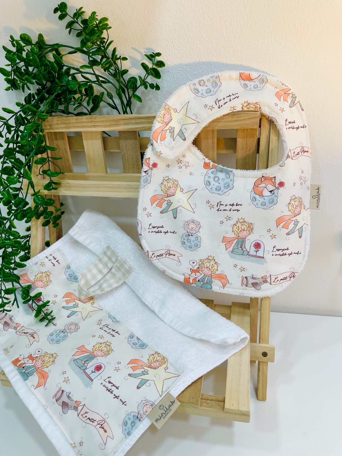 SET PICCOLO PRINCIPE Bavaglino 0-18 mesi e Asciugamano 30x30cm