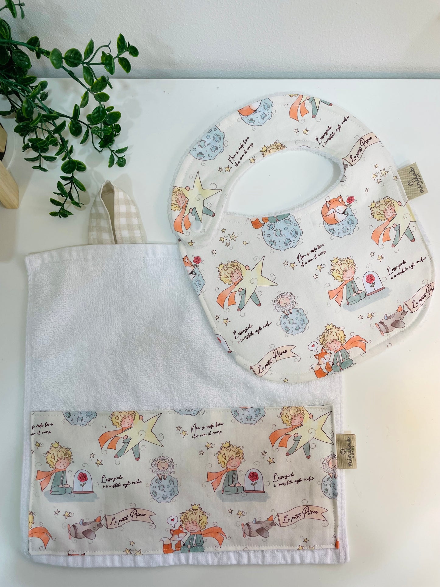 SET PICCOLO PRINCIPE Bavaglino 0-18 mesi e Asciugamano 30x30cm