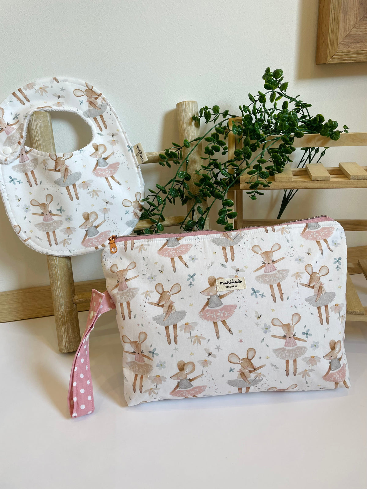 Set nascita- Maxi Pochette e bavaglino 0-18 mesi